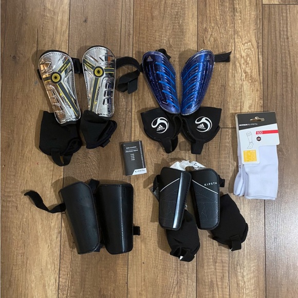 SOLD!! Shin guards kids - Picture 1 of 1